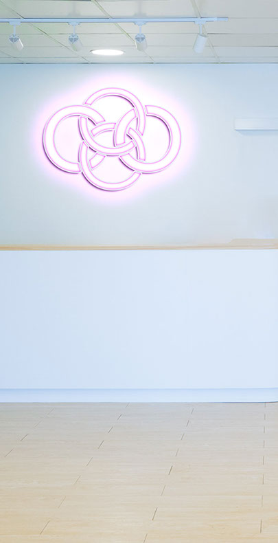 Bild vom Praxislogo vom team CO4, Braun, Schneider, Hanssen, Braun, Chirurgie und Orthopädie in Neonschrift